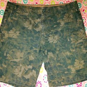 Gap Floral Camo Shorts for Men Size 33
